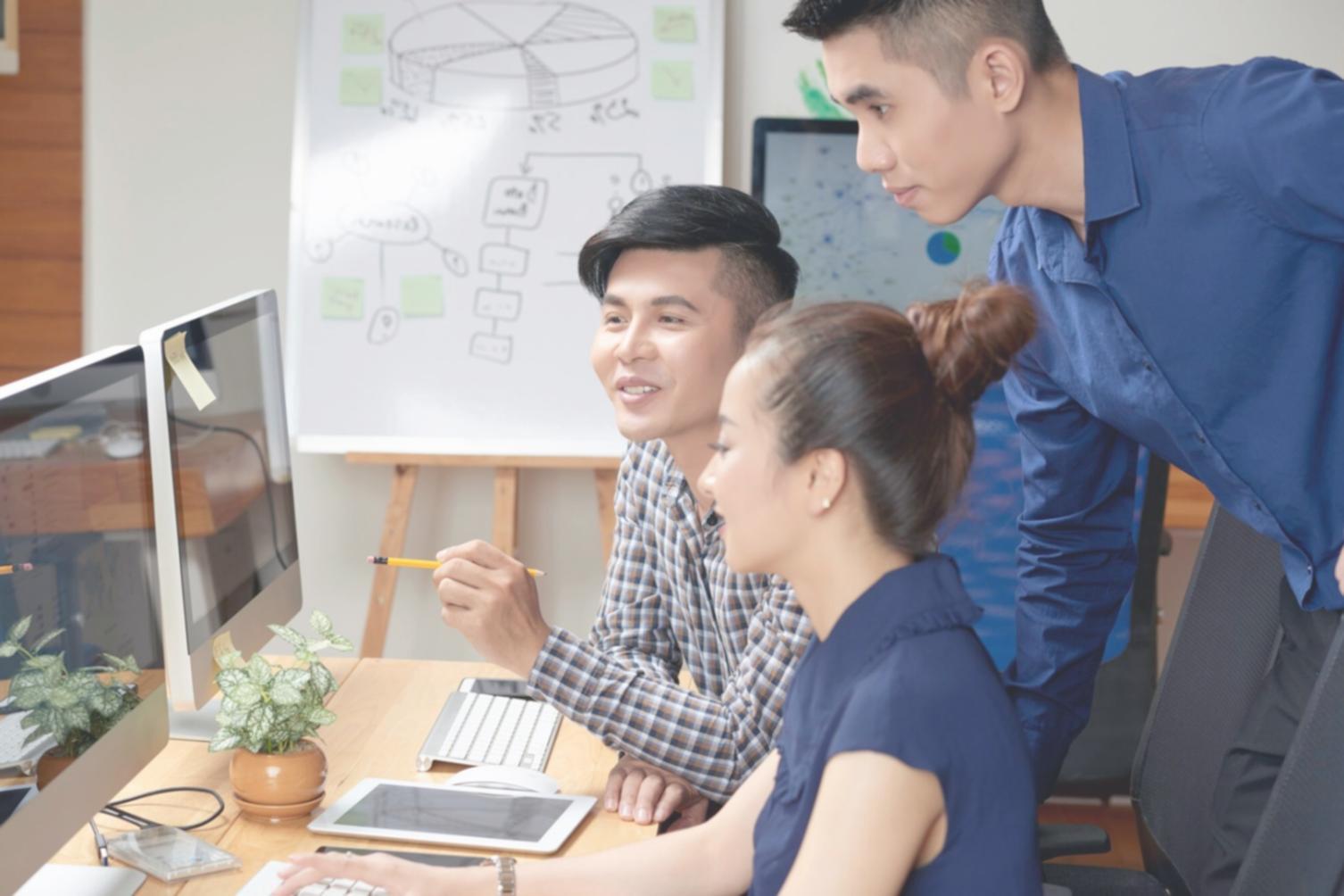 Análisis de estrategia de contenido en laptop